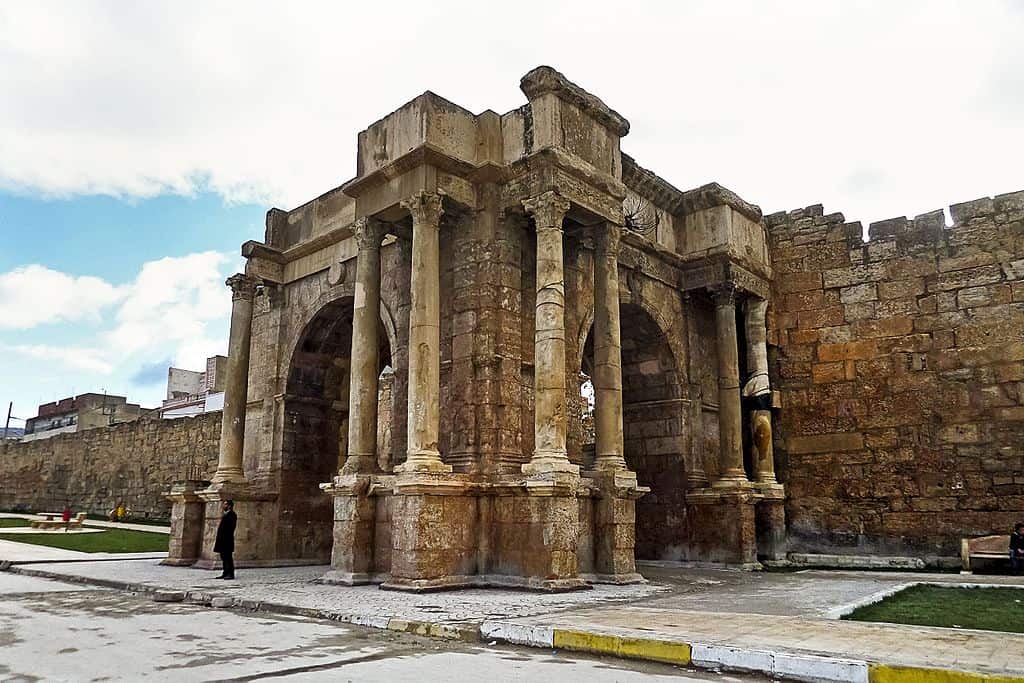 Tébessa and Ancient Theveste: A City Built in Layers