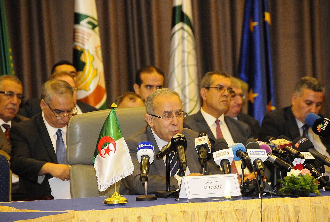 Why Do Algerian Elites Roll Their French R?